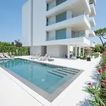 Moderno 3 Con Piscina Piazza Aurora Apartment *