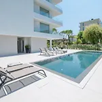 Moderno 3 Con Piscina Piazza Aurora Lido di Jesolo