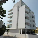 Moderno 3 Con Piscina Piazza Aurora *